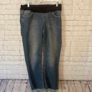 New Recruit size medium maternity jeans